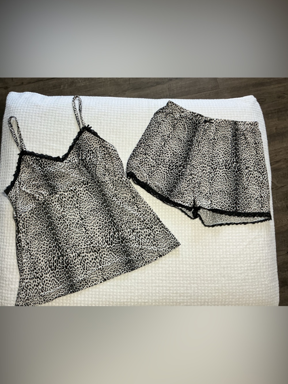 Rene Rofe Black and Cream Leopard Print Cami, Shorts, and Robe set